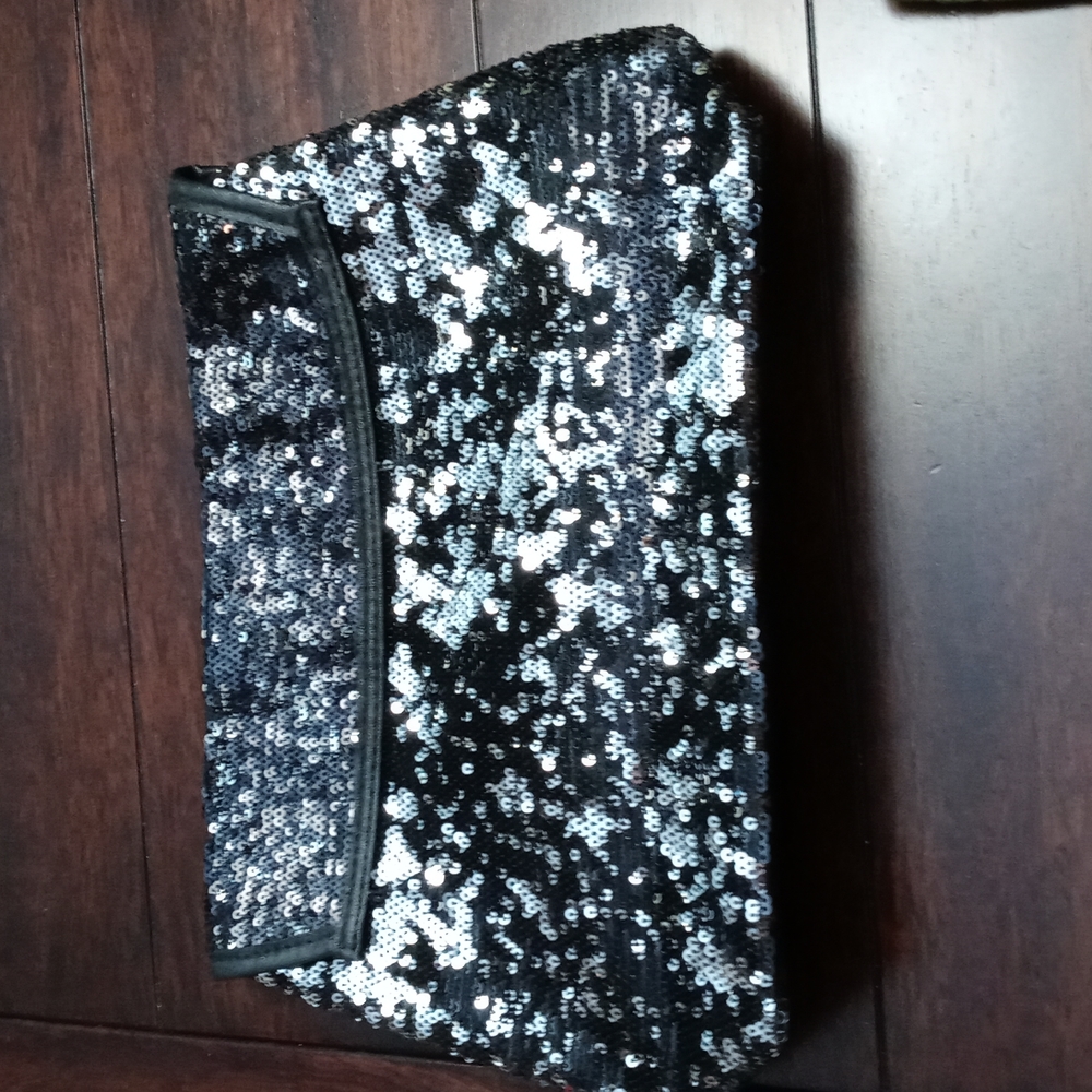 Black sequence clutch